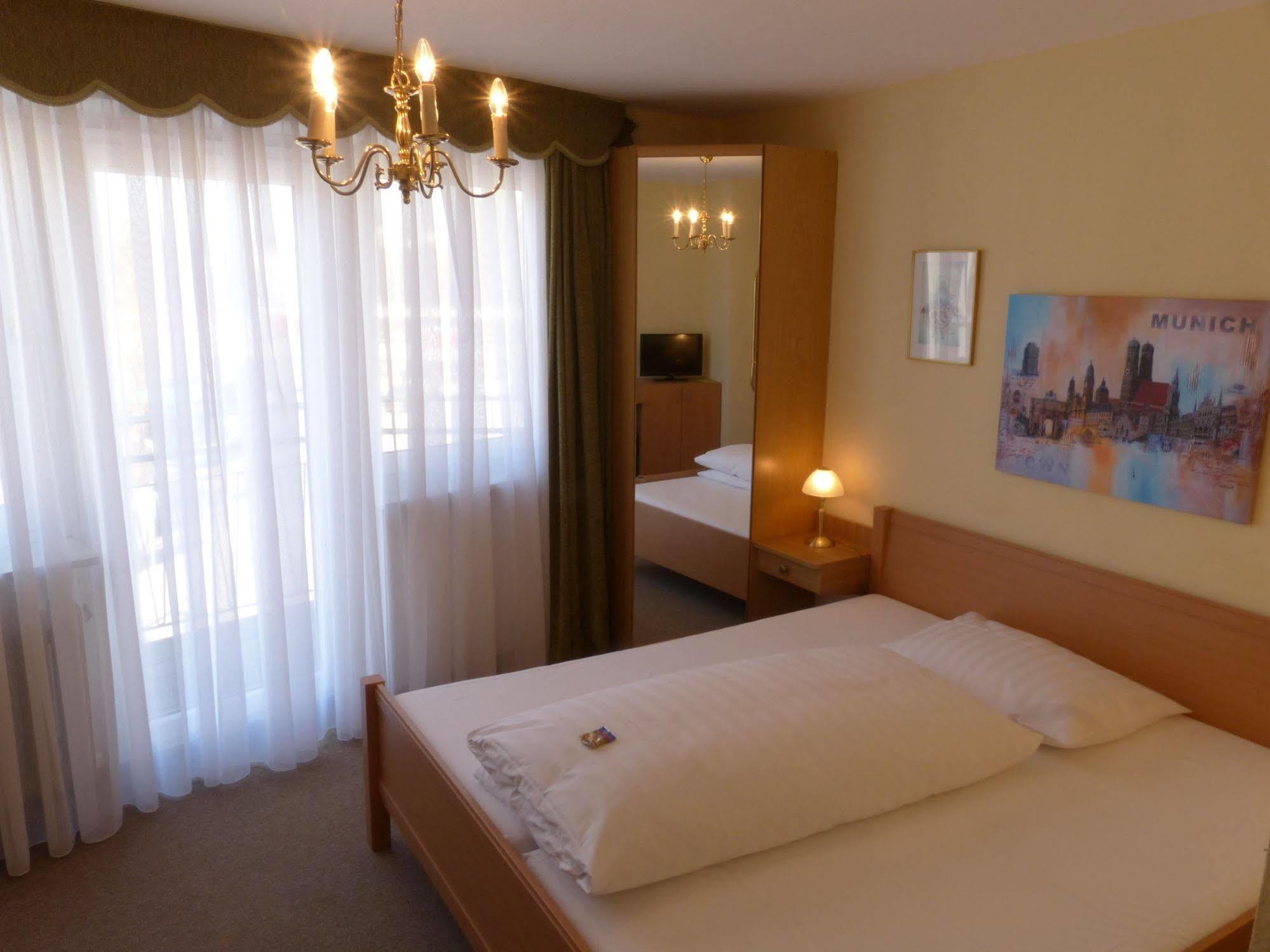Hotel Simon ガウティンク エクステリア 写真